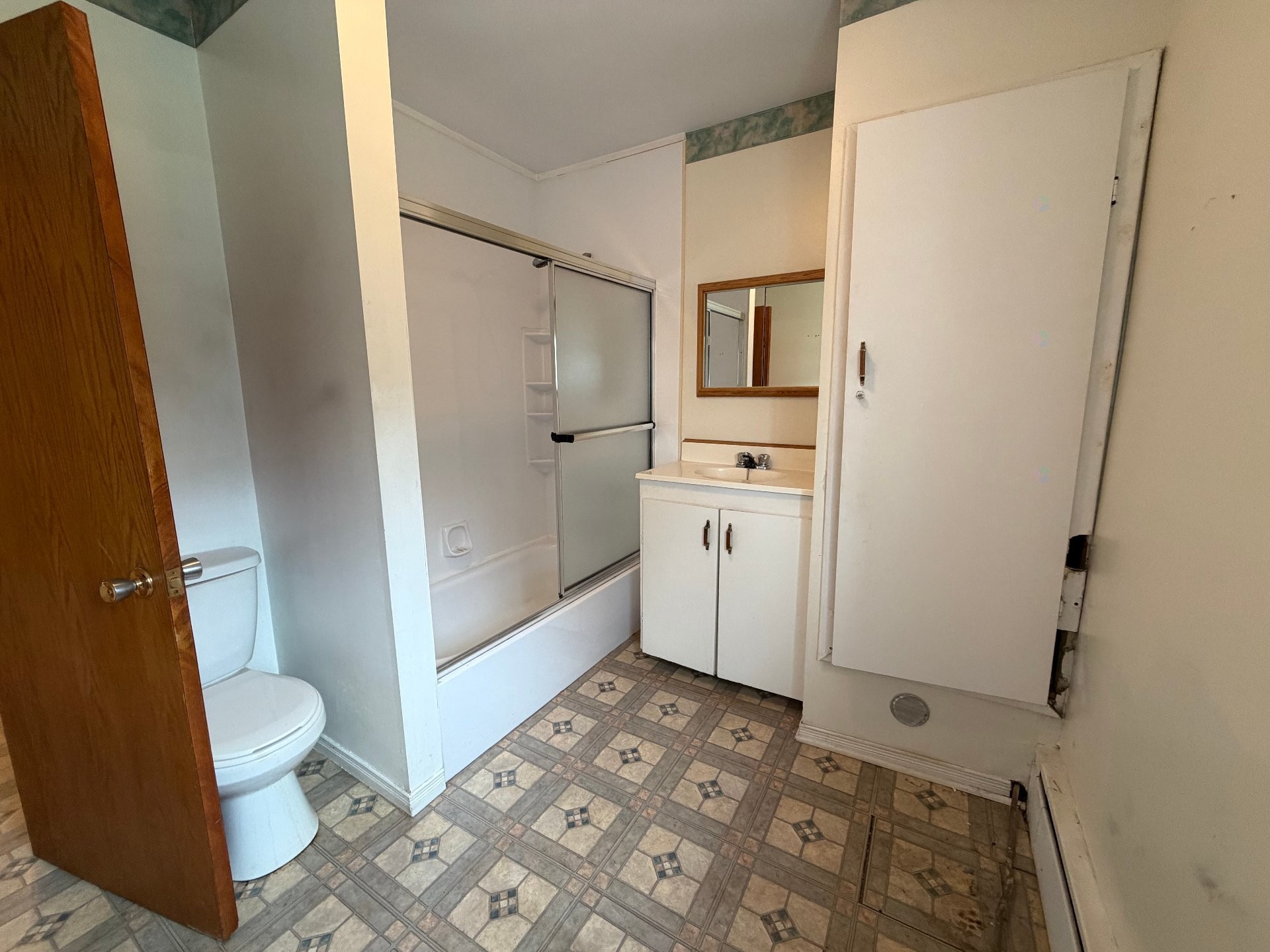 









166


Rue Durocher

,
Gatineau (Hull),




QC
J8Y2S6

