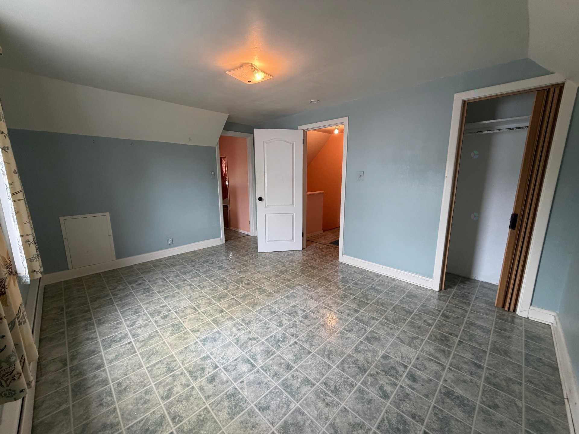 









166


Rue Durocher

,
Gatineau (Hull),




QC
J8Y2S6

