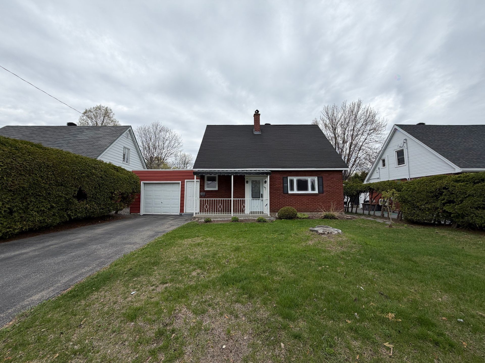 









166


Rue Durocher

,
Gatineau (Hull),




QC
J8Y2S6

