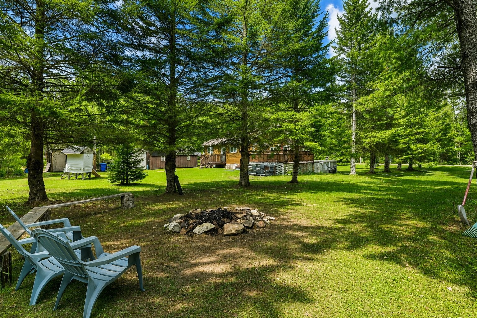 









257


Ch. du Chevreuil-Blanc

,
Bowman,




QC
J0X3C0

