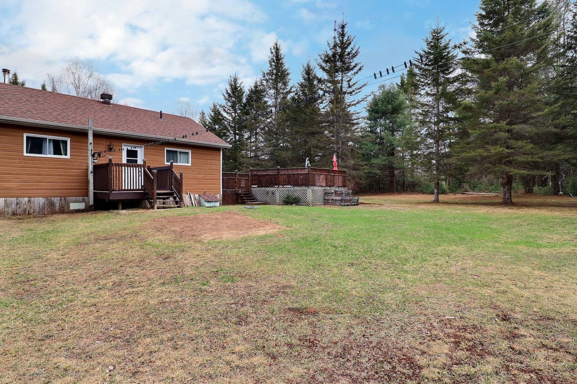 









257


Ch. du Chevreuil-Blanc

,
Bowman,




QC
J0X3C0

