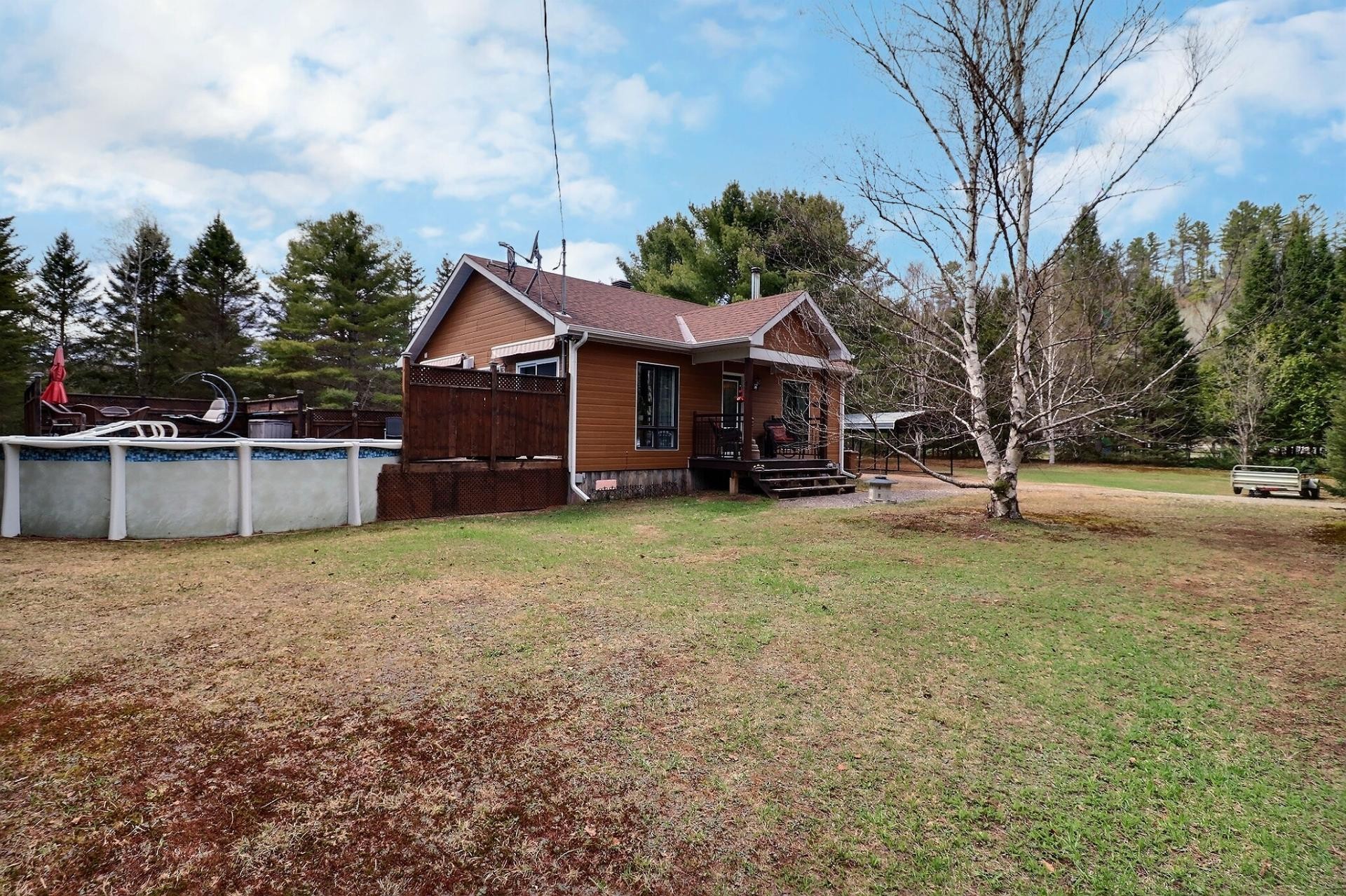 









257


Ch. du Chevreuil-Blanc

,
Bowman,




QC
J0X3C0

