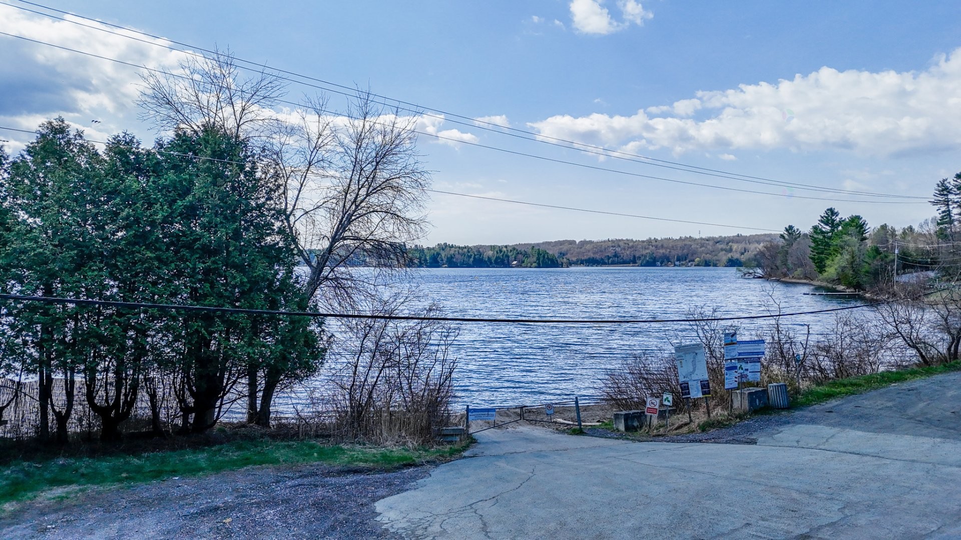 












Rue Dubois

,
Sainte-Catherine-de-Hatley,







QC
J0B1W0

