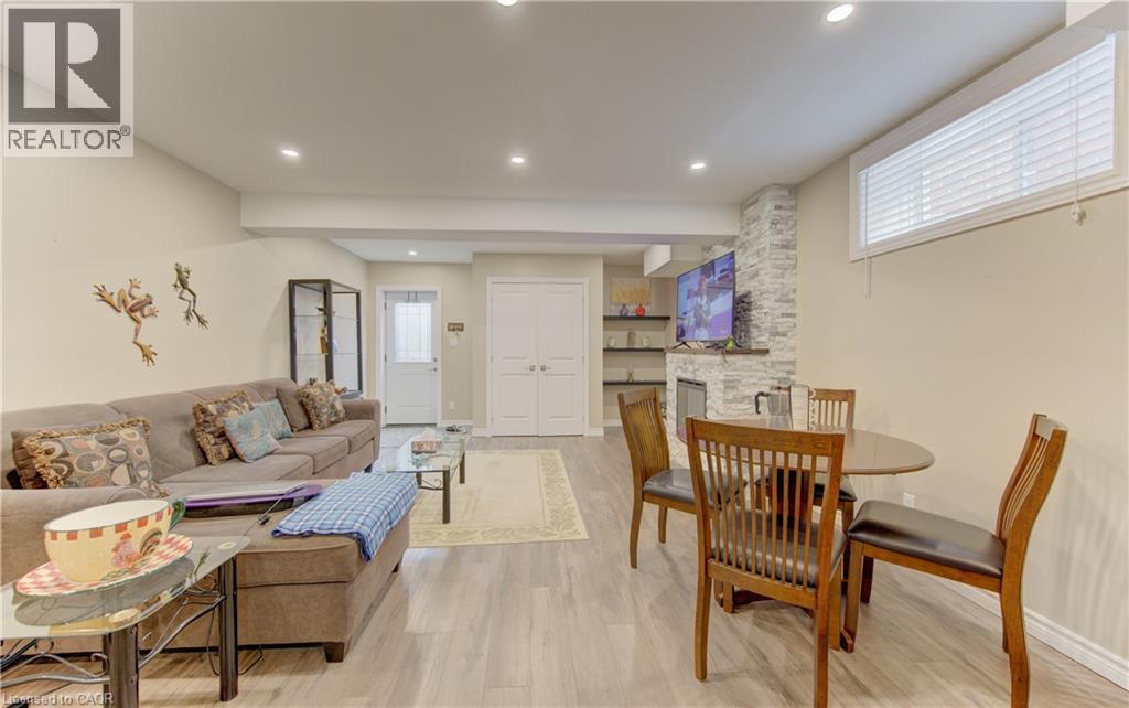 












369 ZELLER Drive

,
Kitchener,




Ontario
N2A0A3

