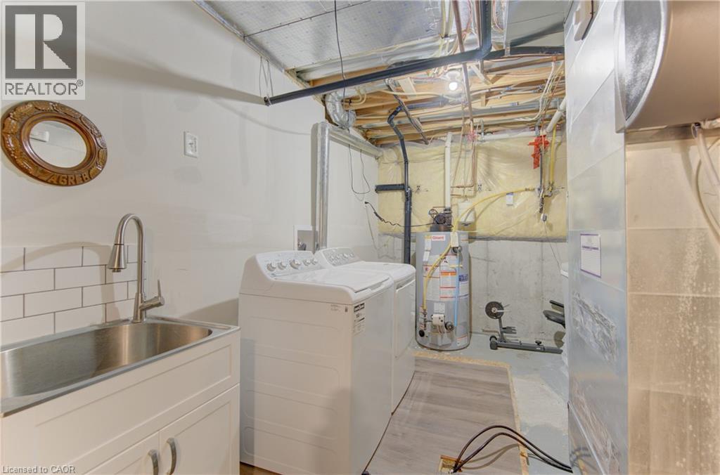 












369 ZELLER Drive

,
Kitchener,




Ontario
N2A0A3


