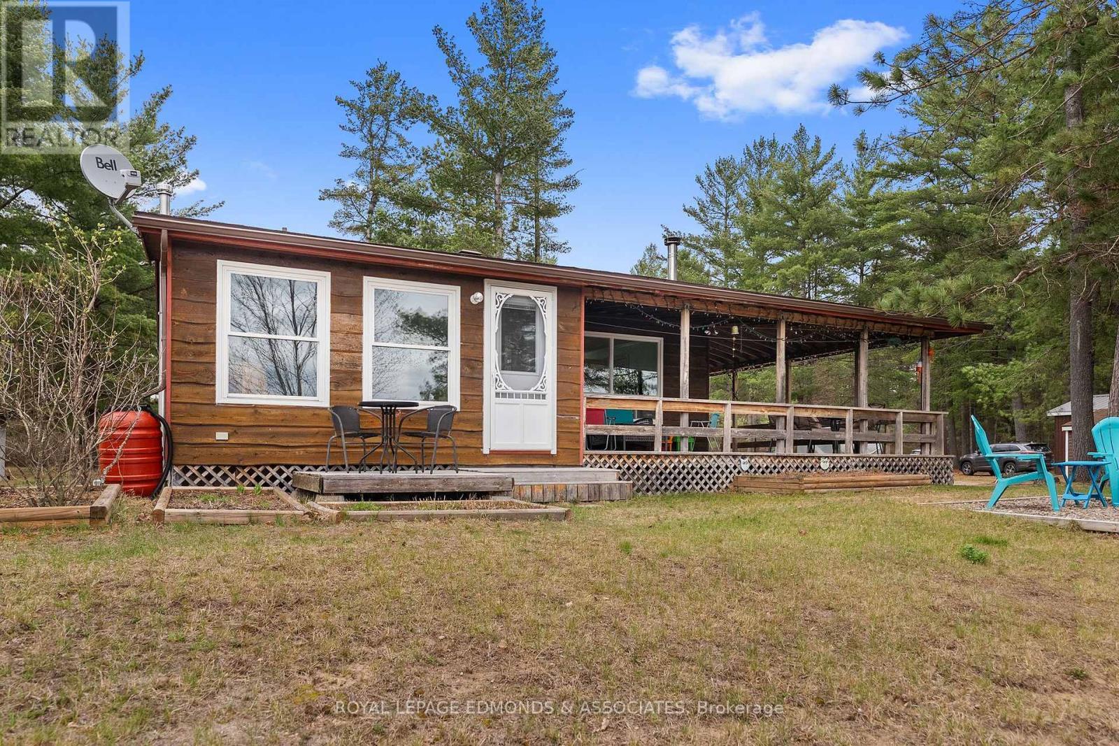 












626 PECOSKIE DRIVE

,
Killaloe, Hagarty and Richards,




Ontario
K0J2A0

