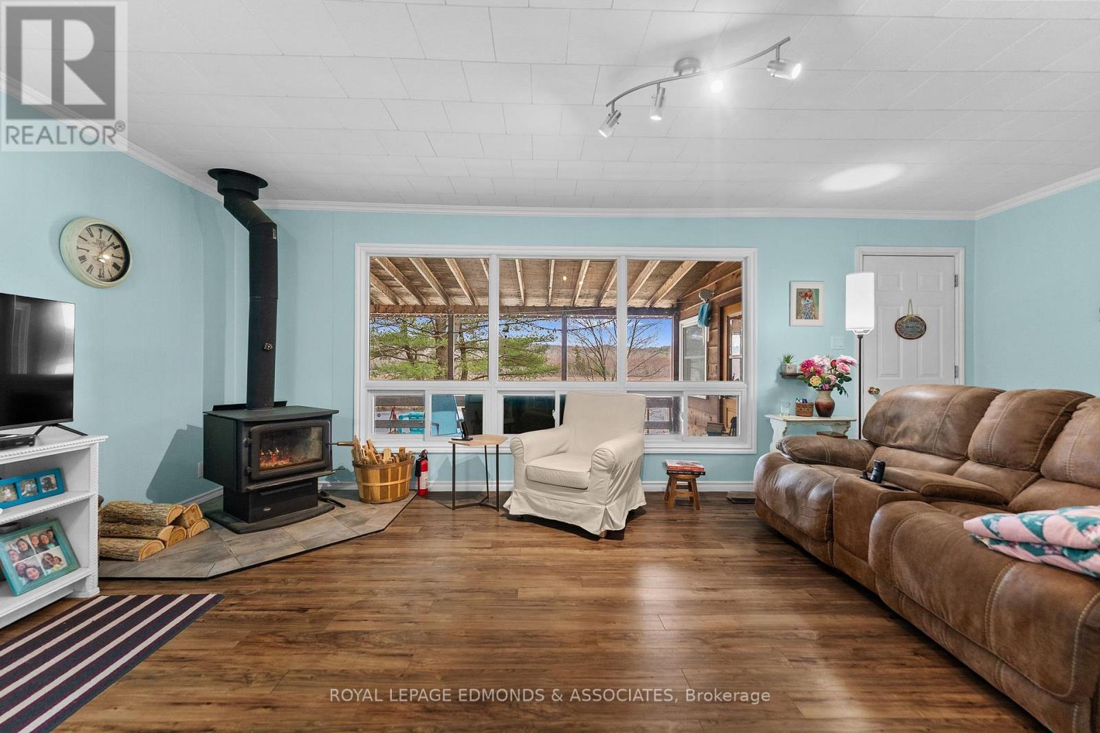 












626 PECOSKIE DRIVE

,
Killaloe, Hagarty and Richards,




Ontario
K0J2A0

