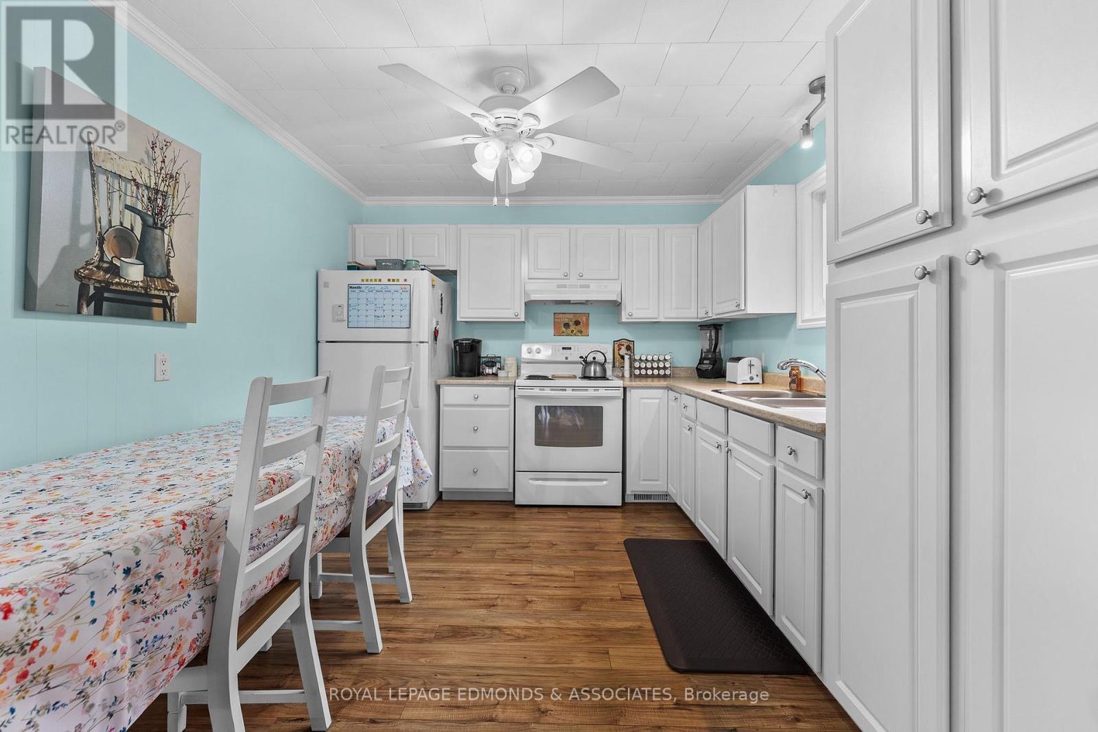 












626 PECOSKIE DRIVE

,
Killaloe, Hagarty and Richards,




Ontario
K0J2A0


