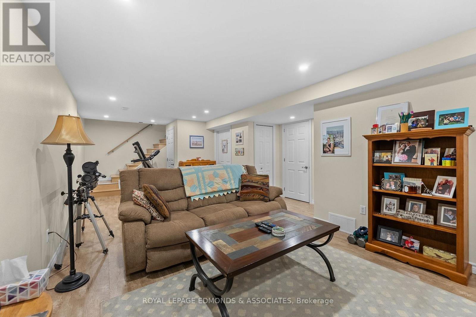 












626 PECOSKIE DRIVE

,
Killaloe, Hagarty and Richards,




Ontario
K0J2A0

