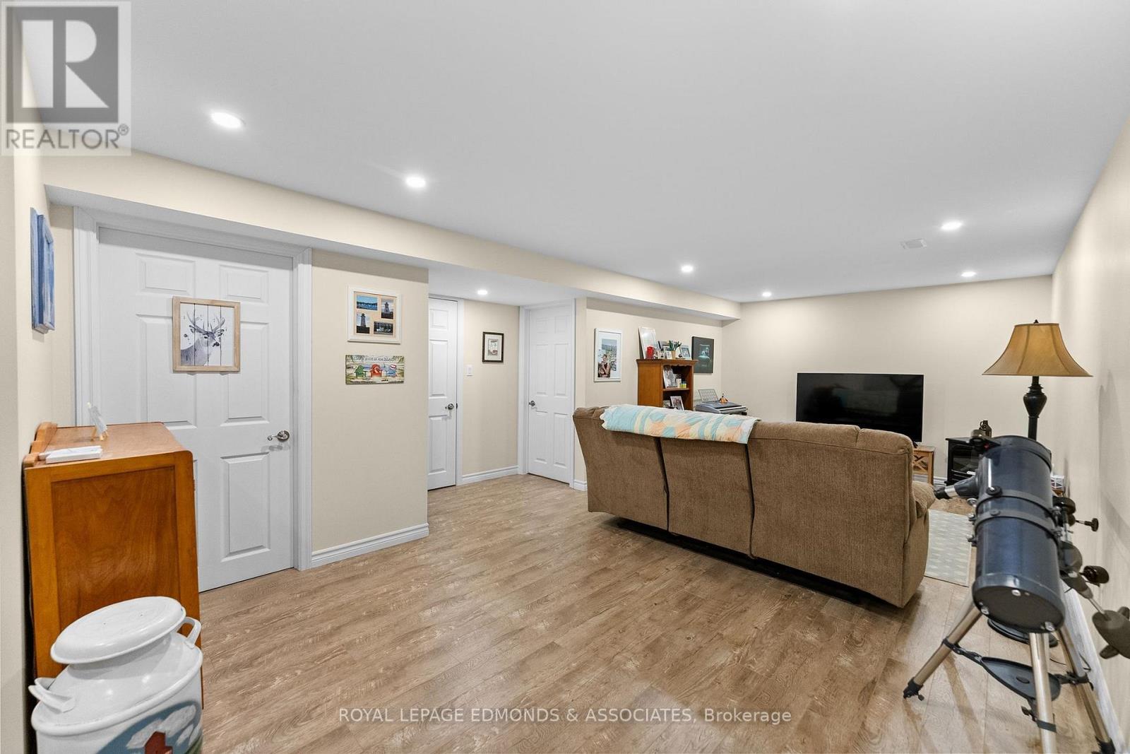 












626 PECOSKIE DRIVE

,
Killaloe, Hagarty and Richards,




Ontario
K0J2A0

