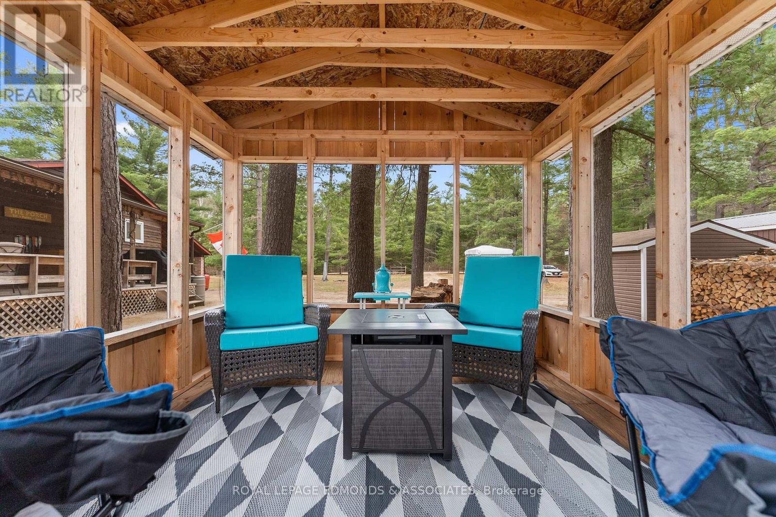 












626 PECOSKIE DRIVE

,
Killaloe, Hagarty and Richards,




Ontario
K0J2A0

