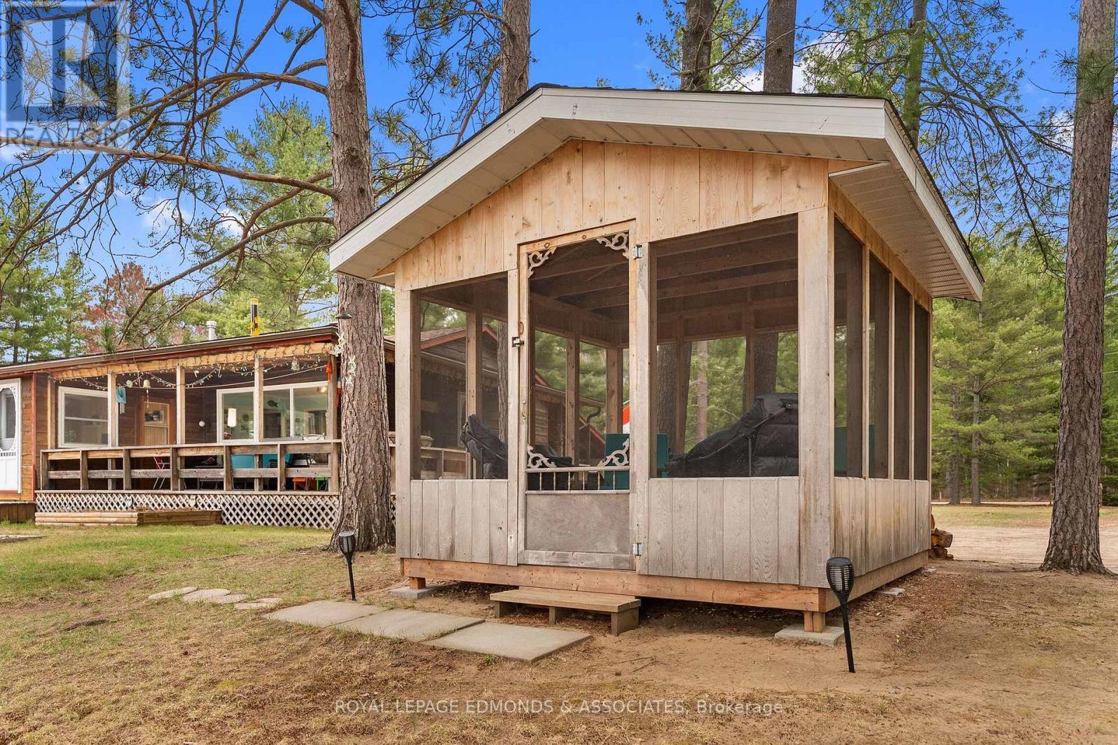 












626 PECOSKIE DRIVE

,
Killaloe, Hagarty and Richards,




Ontario
K0J2A0

