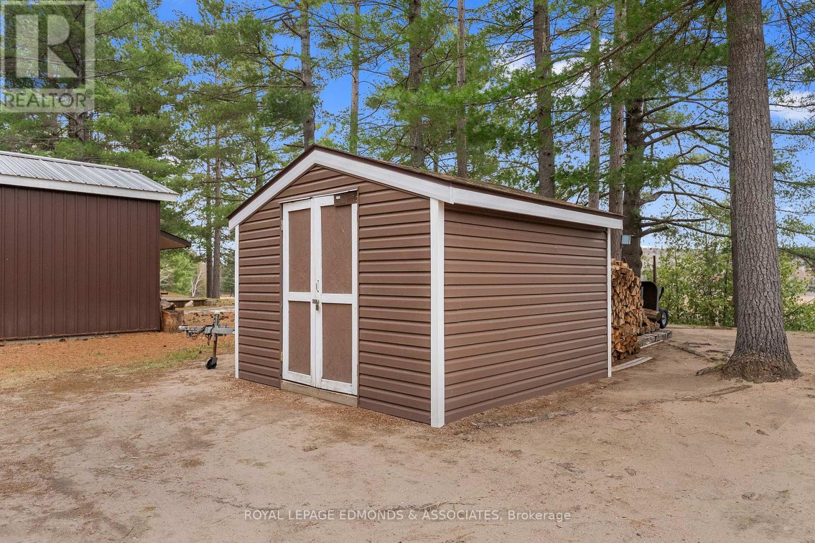 












626 PECOSKIE DRIVE

,
Killaloe, Hagarty and Richards,




Ontario
K0J2A0

