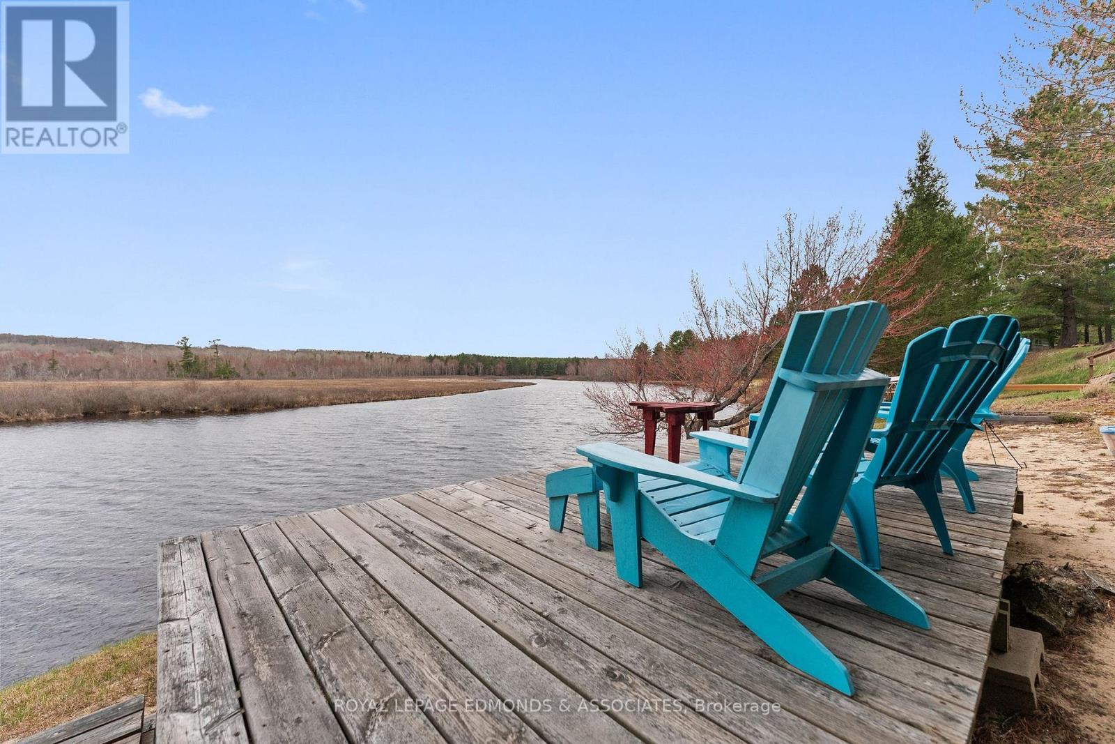 












626 PECOSKIE DRIVE

,
Killaloe, Hagarty and Richards,




Ontario
K0J2A0

