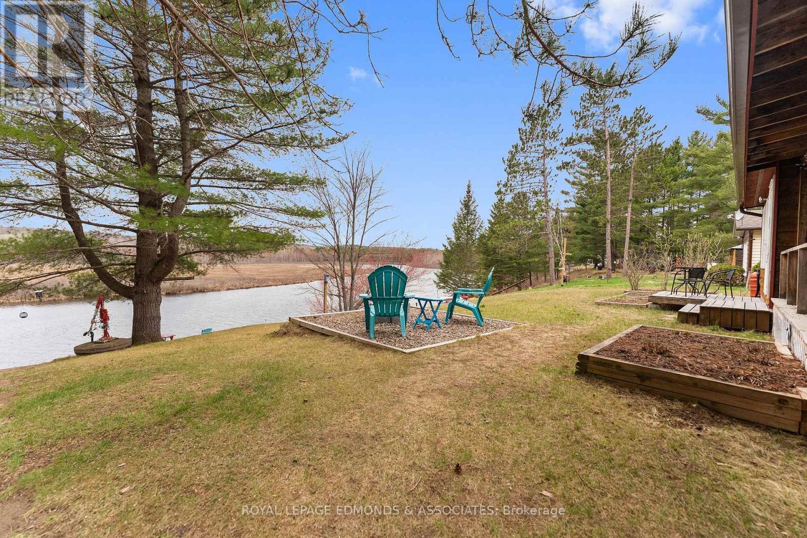












626 PECOSKIE DRIVE

,
Killaloe, Hagarty and Richards,




Ontario
K0J2A0

