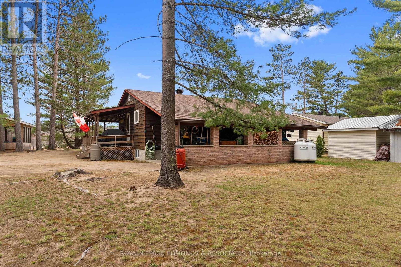












626 PECOSKIE DRIVE

,
Killaloe, Hagarty and Richards,




Ontario
K0J2A0

