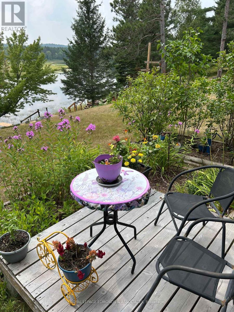 












626 PECOSKIE DRIVE

,
Killaloe, Hagarty and Richards,




Ontario
K0J2A0

