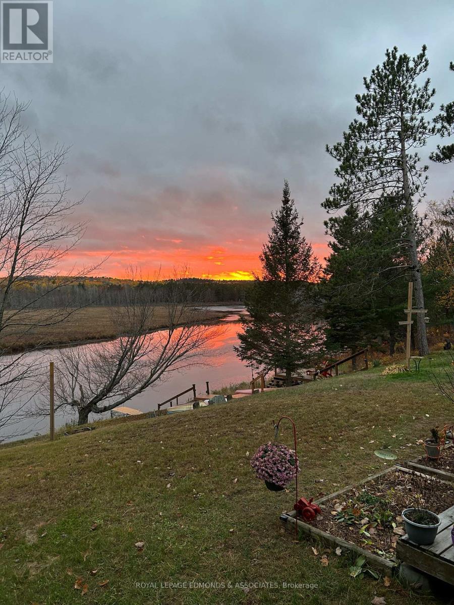 












626 PECOSKIE DRIVE

,
Killaloe, Hagarty and Richards,




Ontario
K0J2A0

