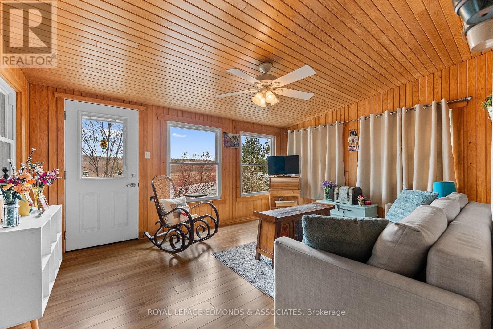 












626 PECOSKIE DRIVE

,
Killaloe, Hagarty and Richards,




Ontario
K0J2A0

