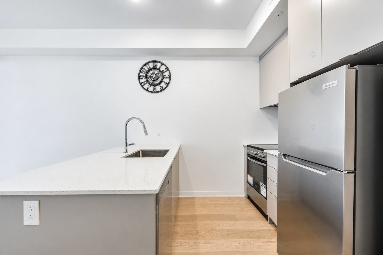 









1485


Rue des Bassins

, 108,
Montréal (Le Sud-Ouest),




QC
H3C1B7

