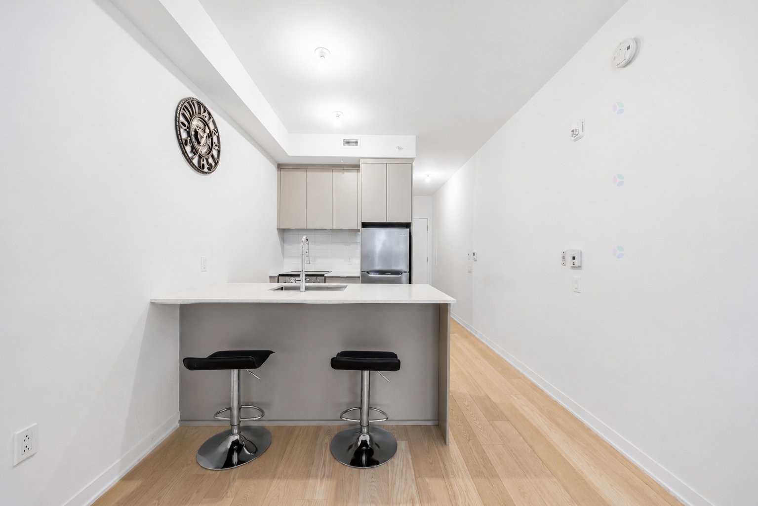 









1485


Rue des Bassins

, 108,
Montréal (Le Sud-Ouest),




QC
H3C1B7

