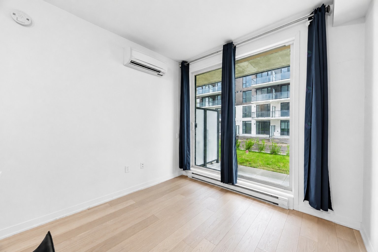 









1485


Rue des Bassins

, 108,
Montréal (Le Sud-Ouest),




QC
H3C1B7

