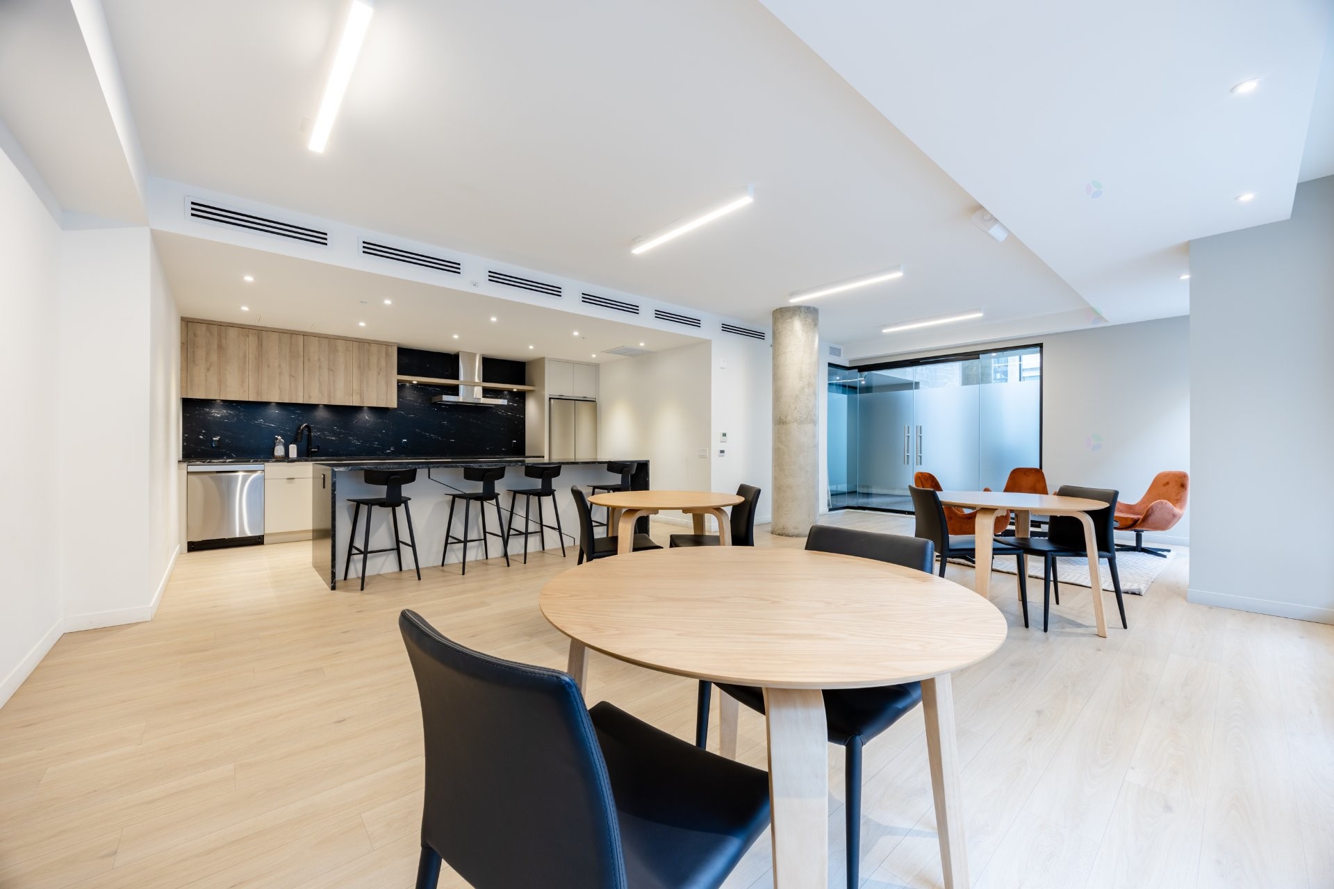 









1485


Rue des Bassins

, 108,
Montréal (Le Sud-Ouest),




QC
H3C1B7


