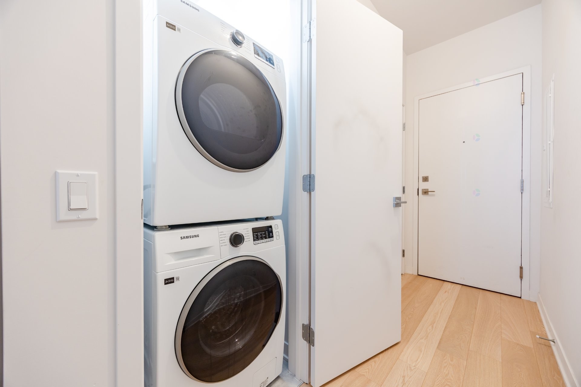 









1485


Rue des Bassins

, 108,
Montréal (Le Sud-Ouest),




QC
H3C1B7

