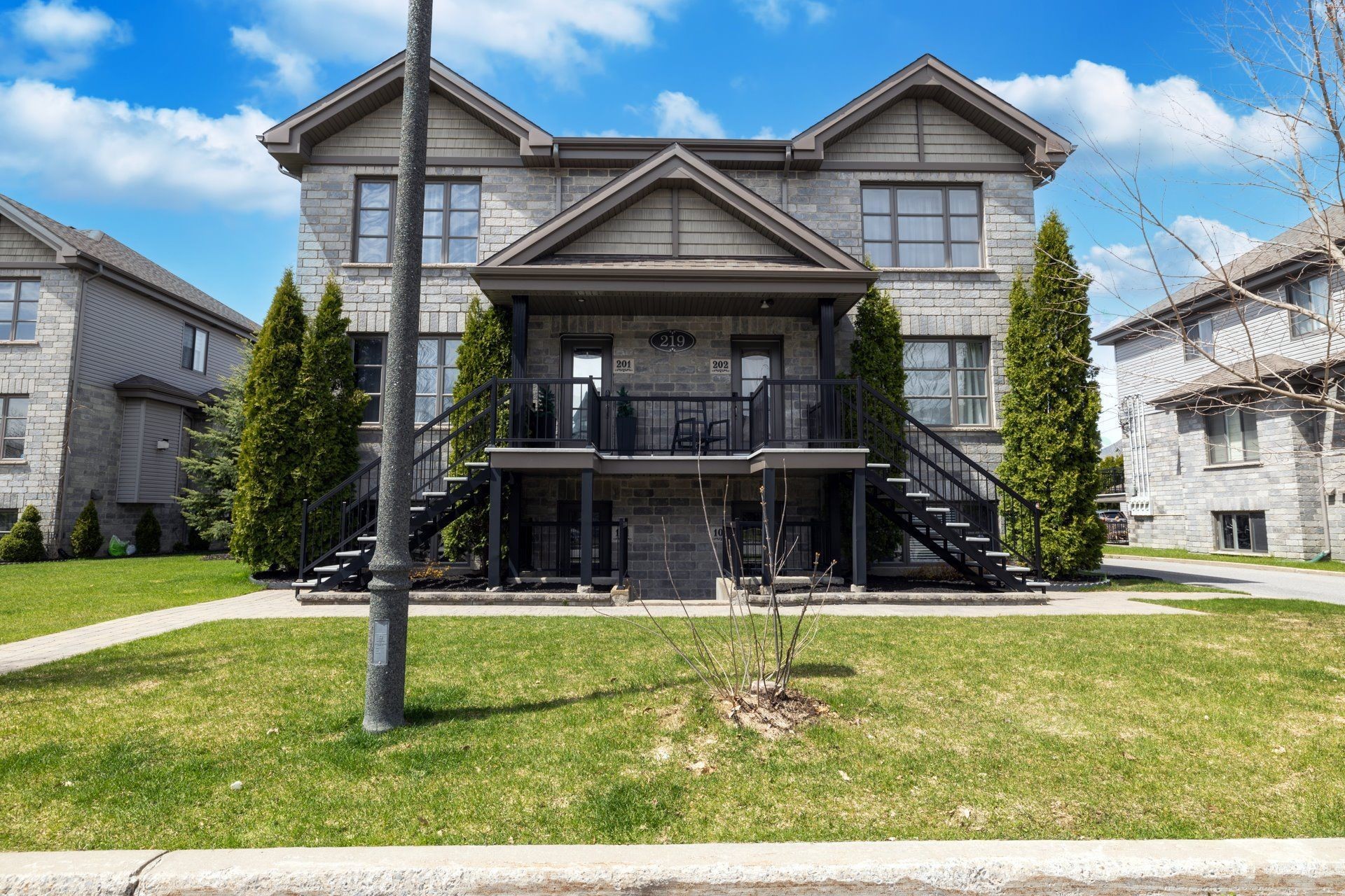 









219


Rue du Genévrier

, 102,
Saint-Constant,




QC
J5A0C6

