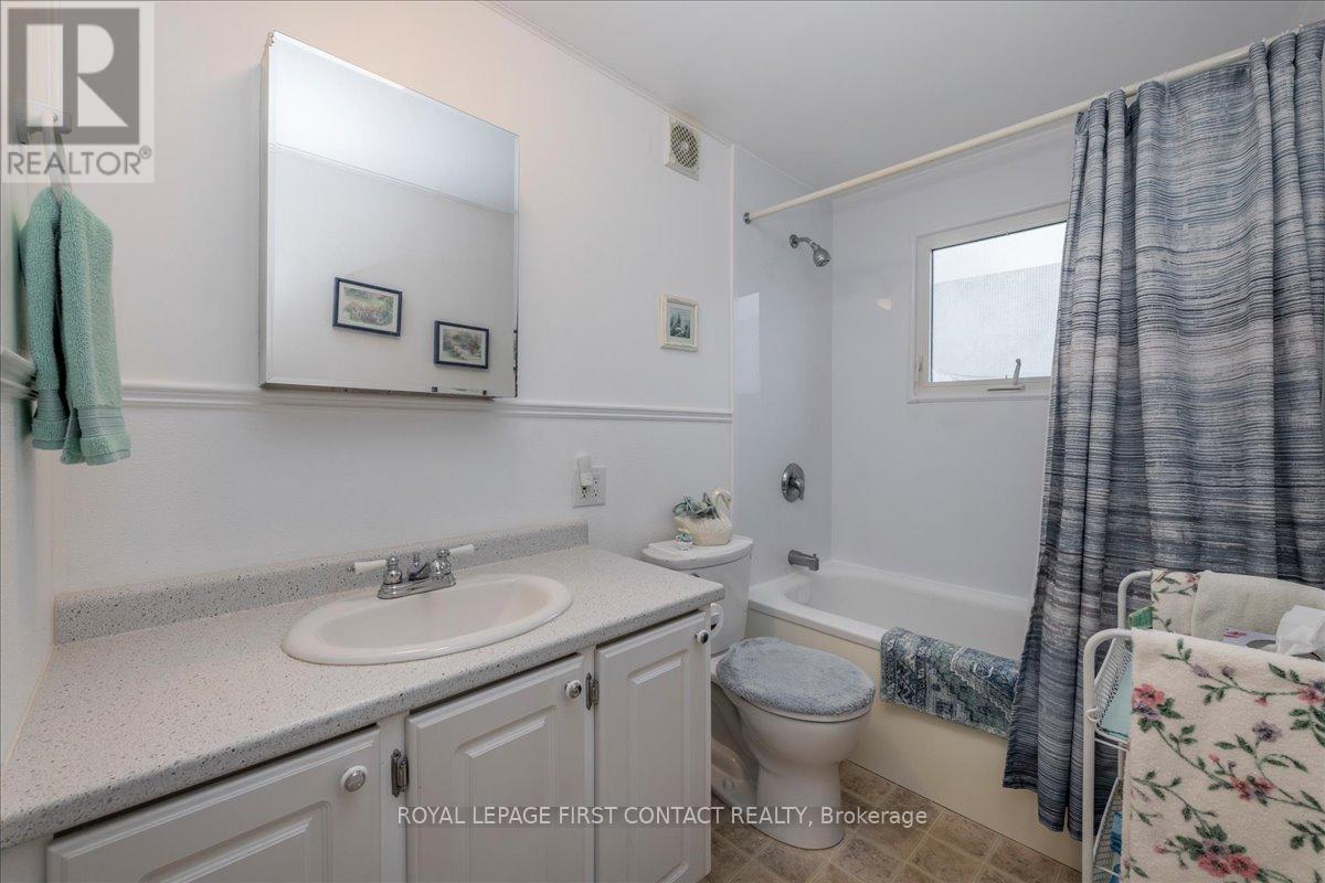 












1 JUNIPER COURT

,
Innisfil,




Ontario
L9S1N2

