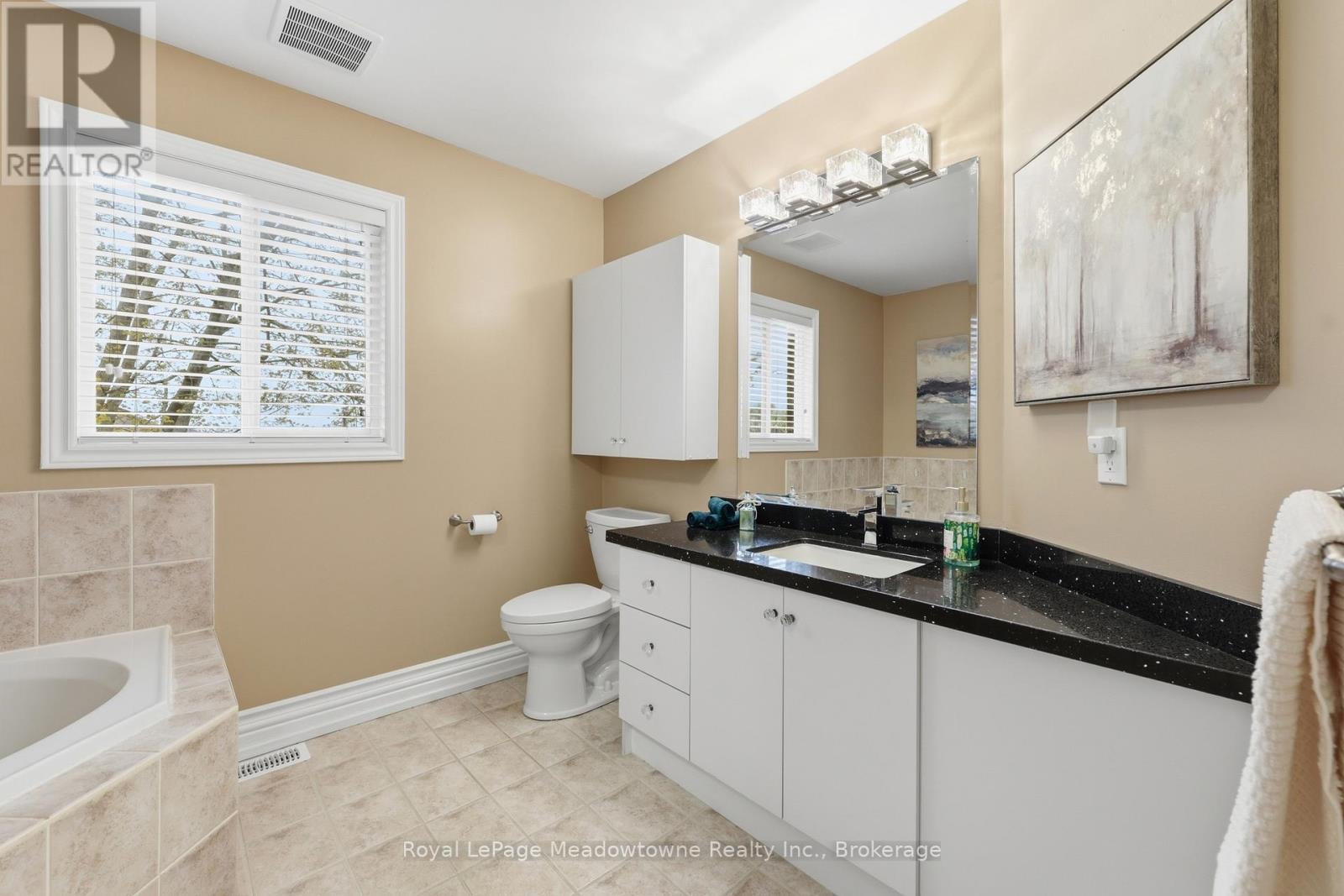 












40 COOLSPRING CRESCENT

,
Caledon (Bolton East),




Ontario
L7E1W6

