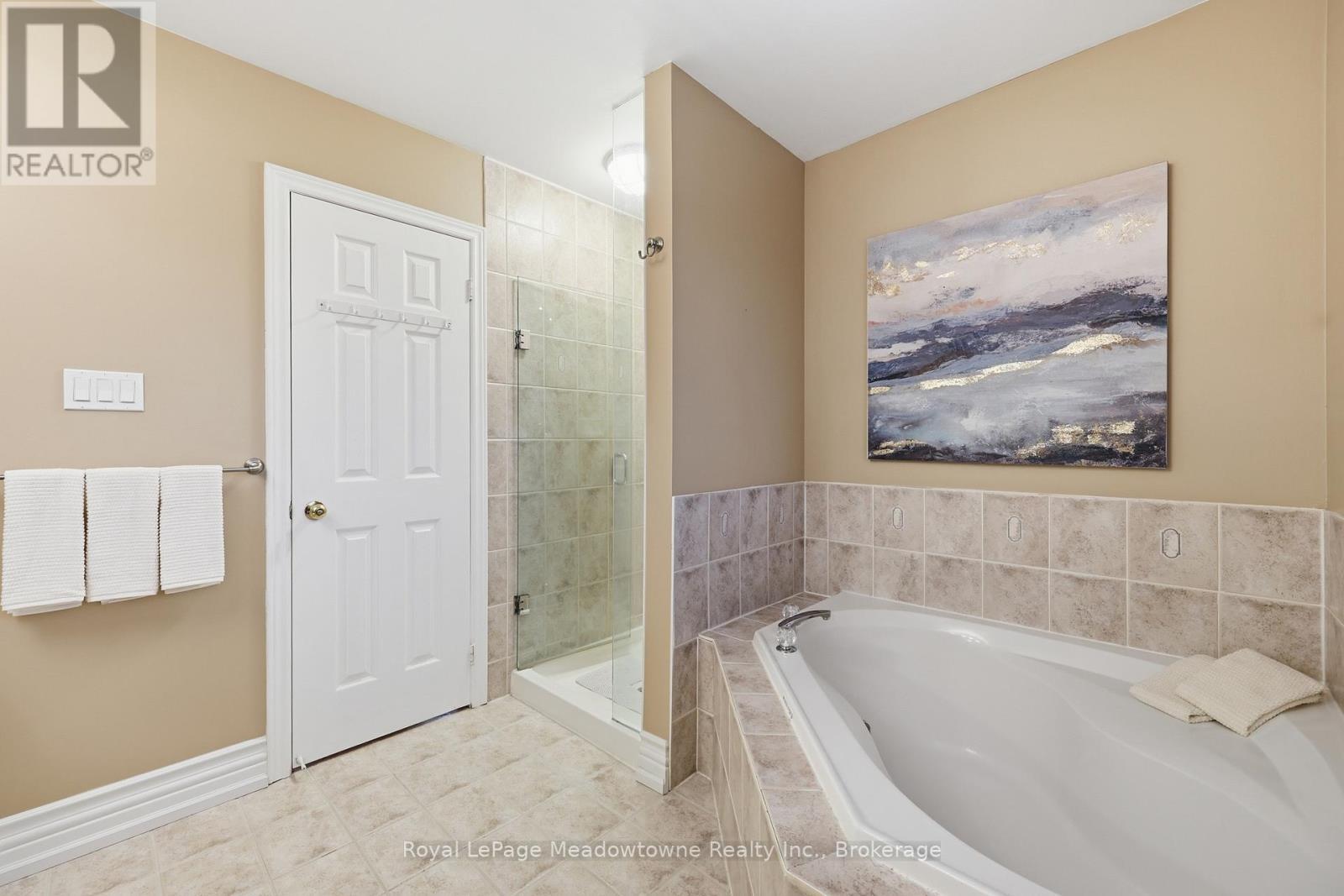 












40 COOLSPRING CRESCENT

,
Caledon (Bolton East),




Ontario
L7E1W6

