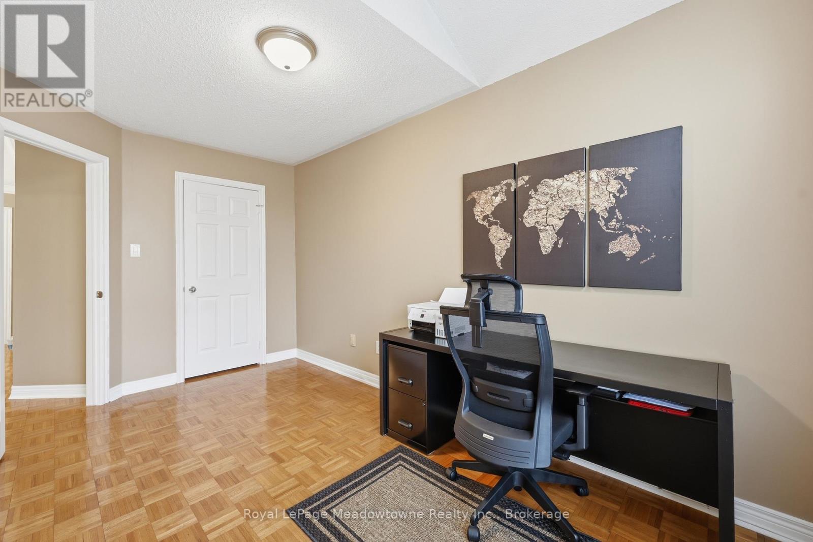 












40 COOLSPRING CRESCENT

,
Caledon (Bolton East),




Ontario
L7E1W6

