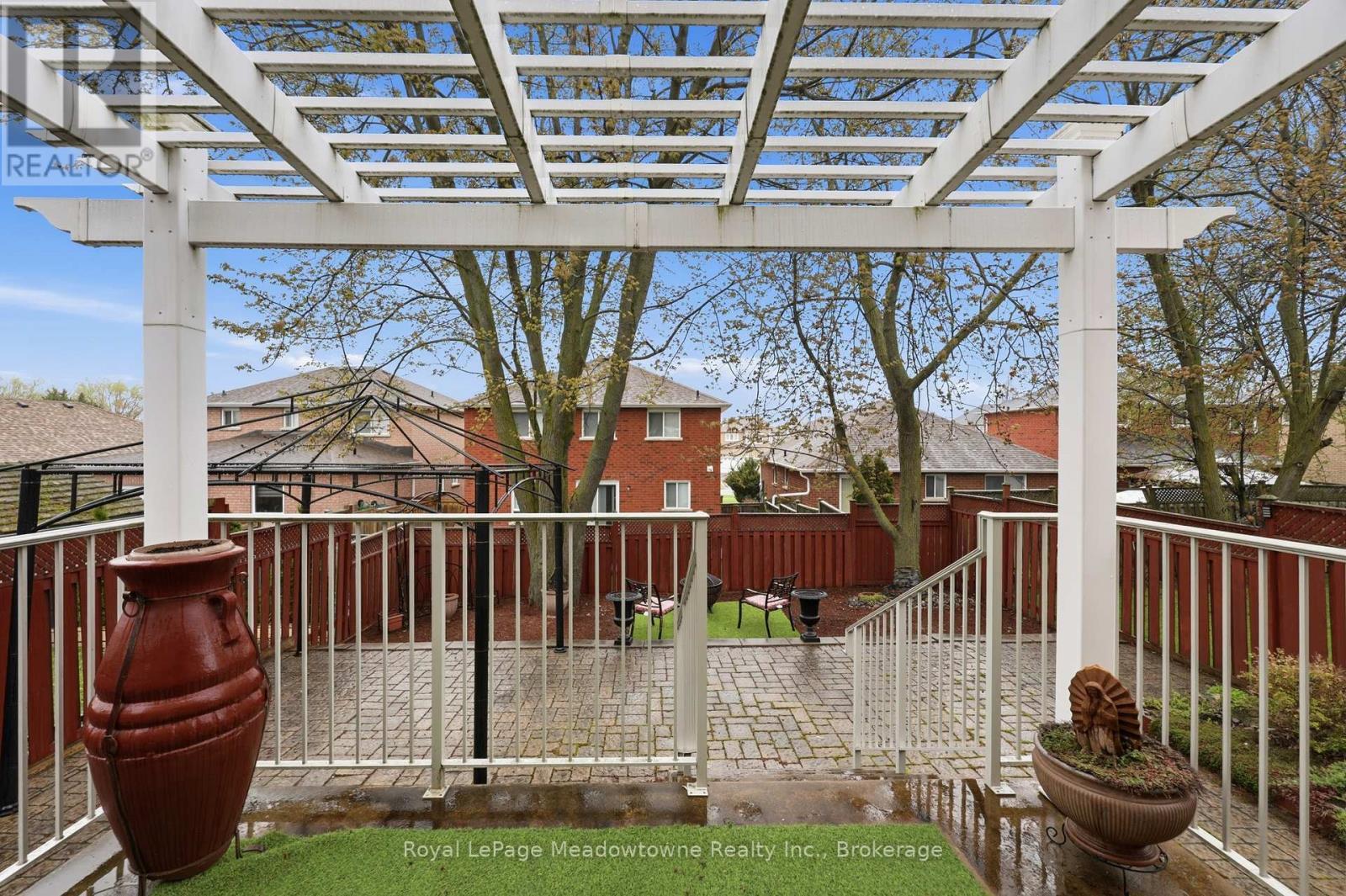 












40 COOLSPRING CRESCENT

,
Caledon (Bolton East),




Ontario
L7E1W6

