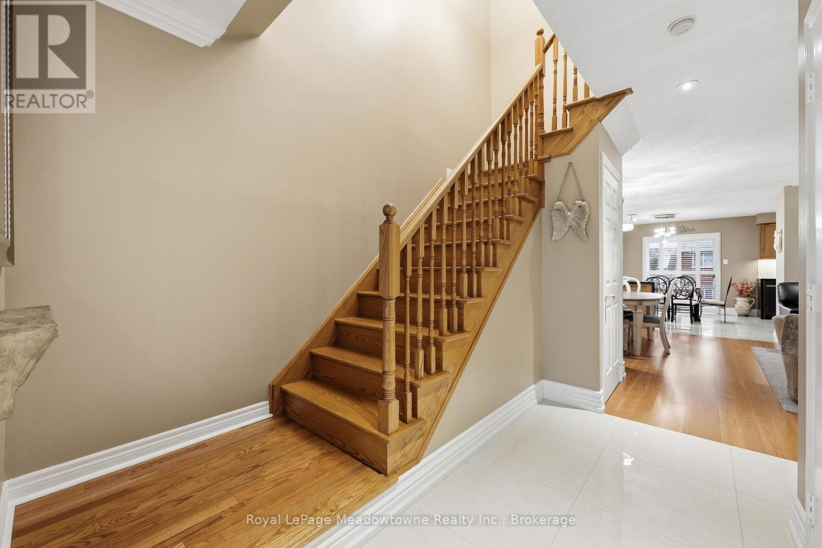 












40 COOLSPRING CRESCENT

,
Caledon (Bolton East),




Ontario
L7E1W6

