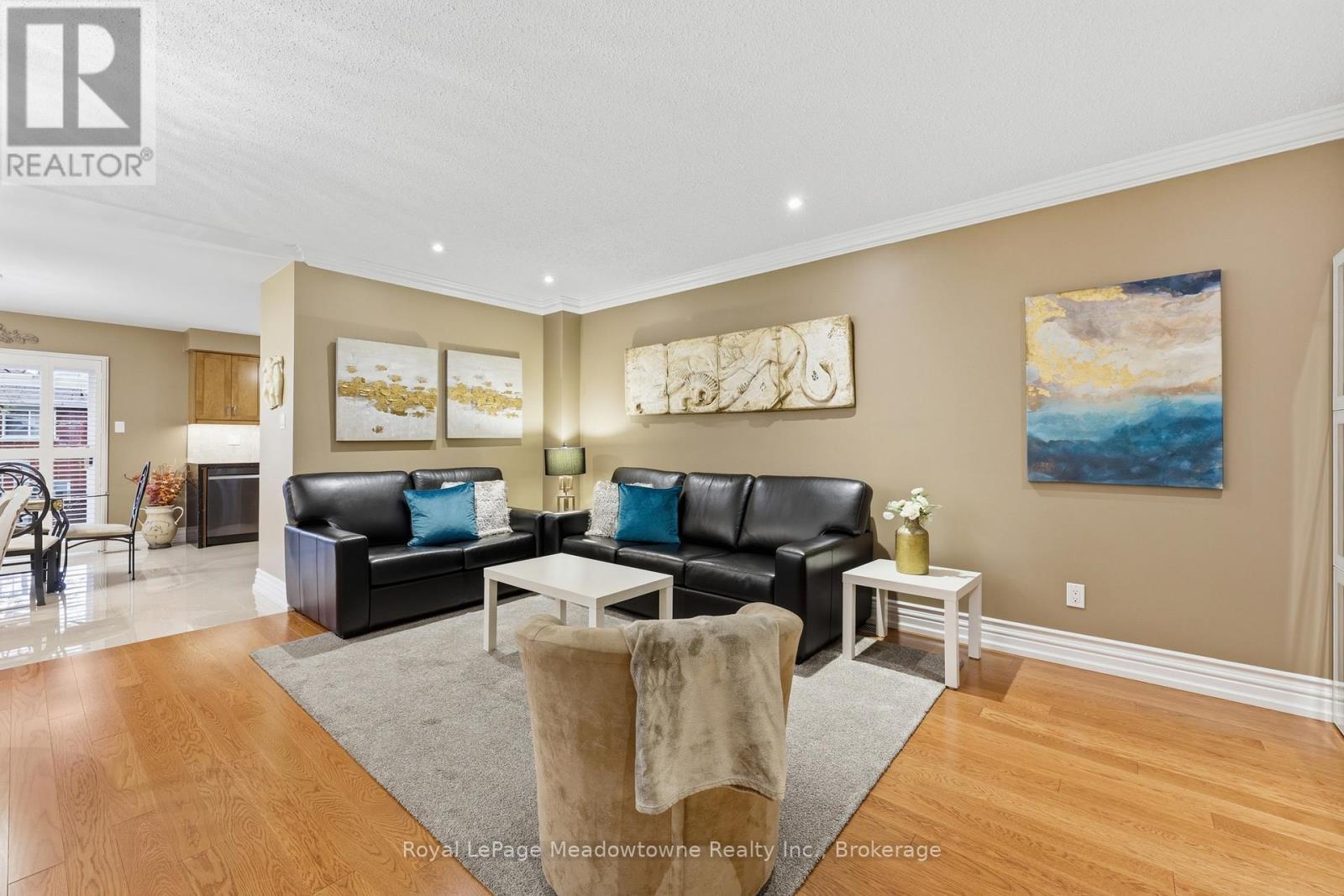 












40 COOLSPRING CRESCENT

,
Caledon (Bolton East),




Ontario
L7E1W6

