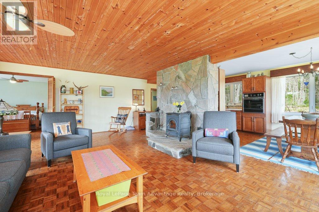 












11 BIRCH LANE

,
McDougall,




Ontario
P2A2W7

