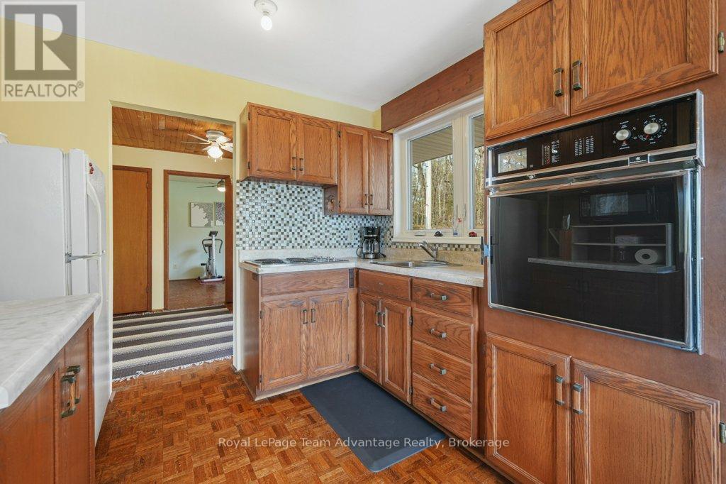 












11 BIRCH LANE

,
McDougall,




Ontario
P2A2W7

