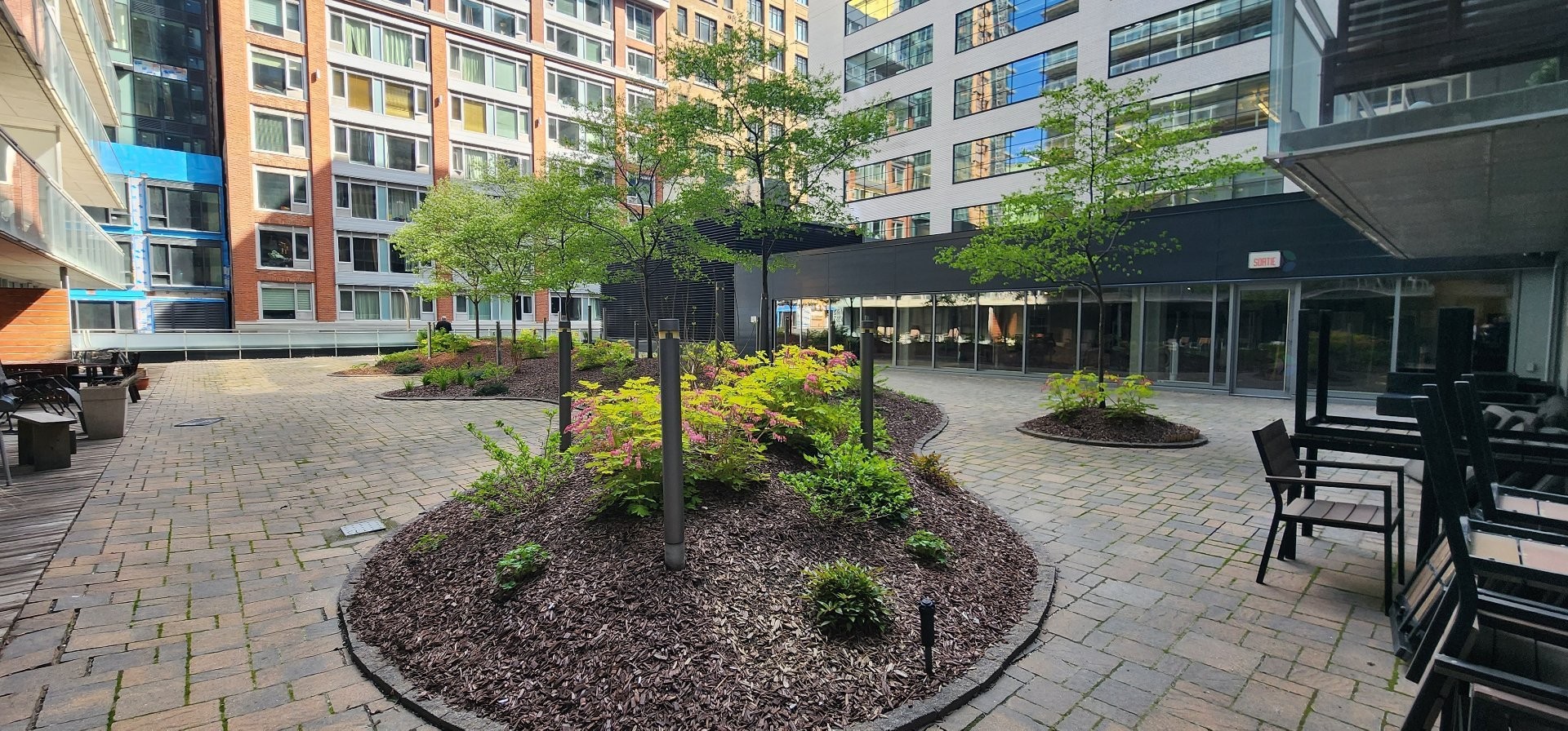 









350


Boul. De Maisonneuve O.

, 1505,
Montréal (Ville-Marie),




QC
H3A1L6

