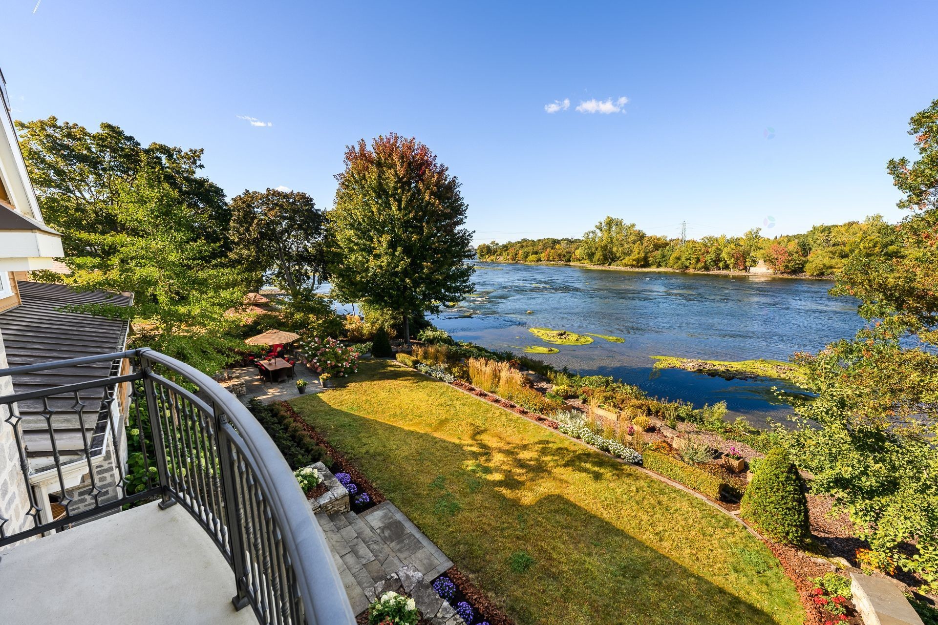 









20


Rue De Richelieu

,
Chambly,




QC
J3L2B9

