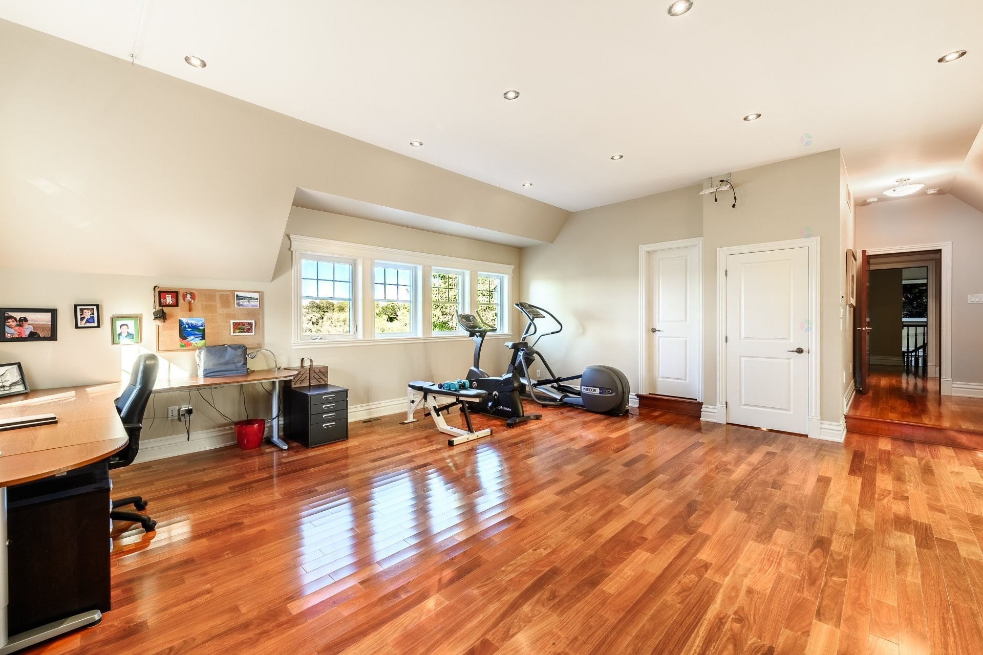 









20


Rue De Richelieu

,
Chambly,




QC
J3L2B9

