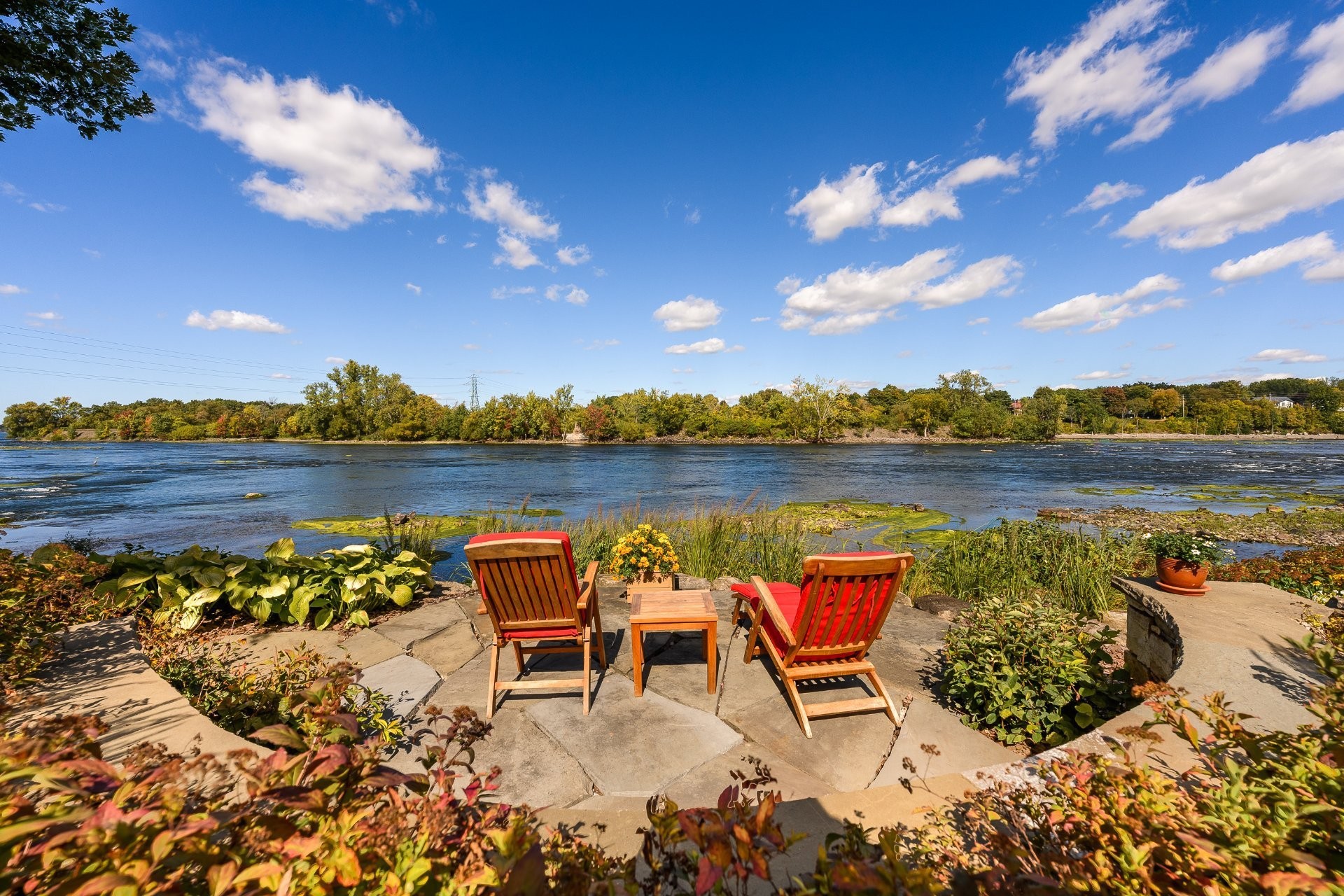 









20


Rue De Richelieu

,
Chambly,




QC
J3L2B9

