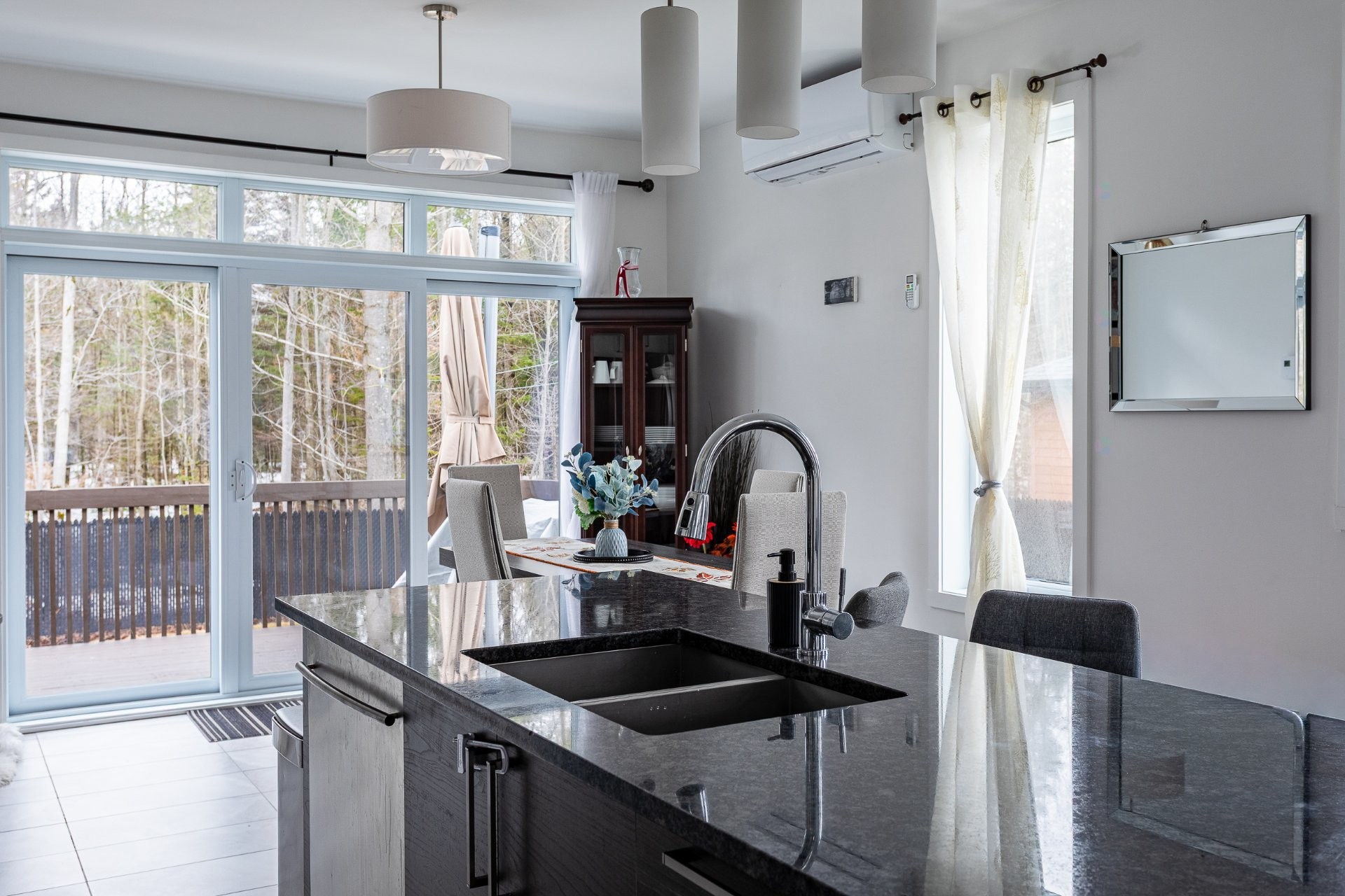 









3350


Boul. Thibeau

,
Trois-Rivières,




QC
G8W2H5

