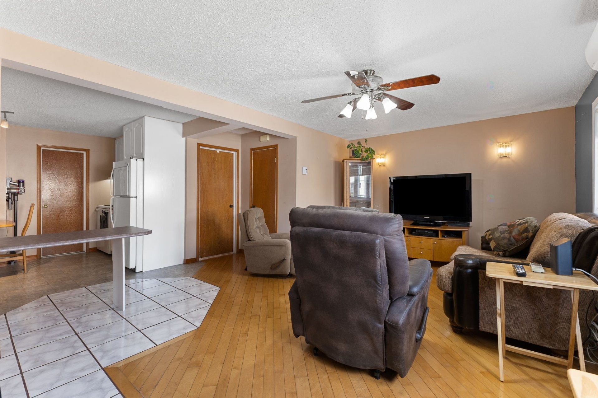 









113


Rue De Lorimier

,
Gatineau (Hull),




QC
J8Y3E7


