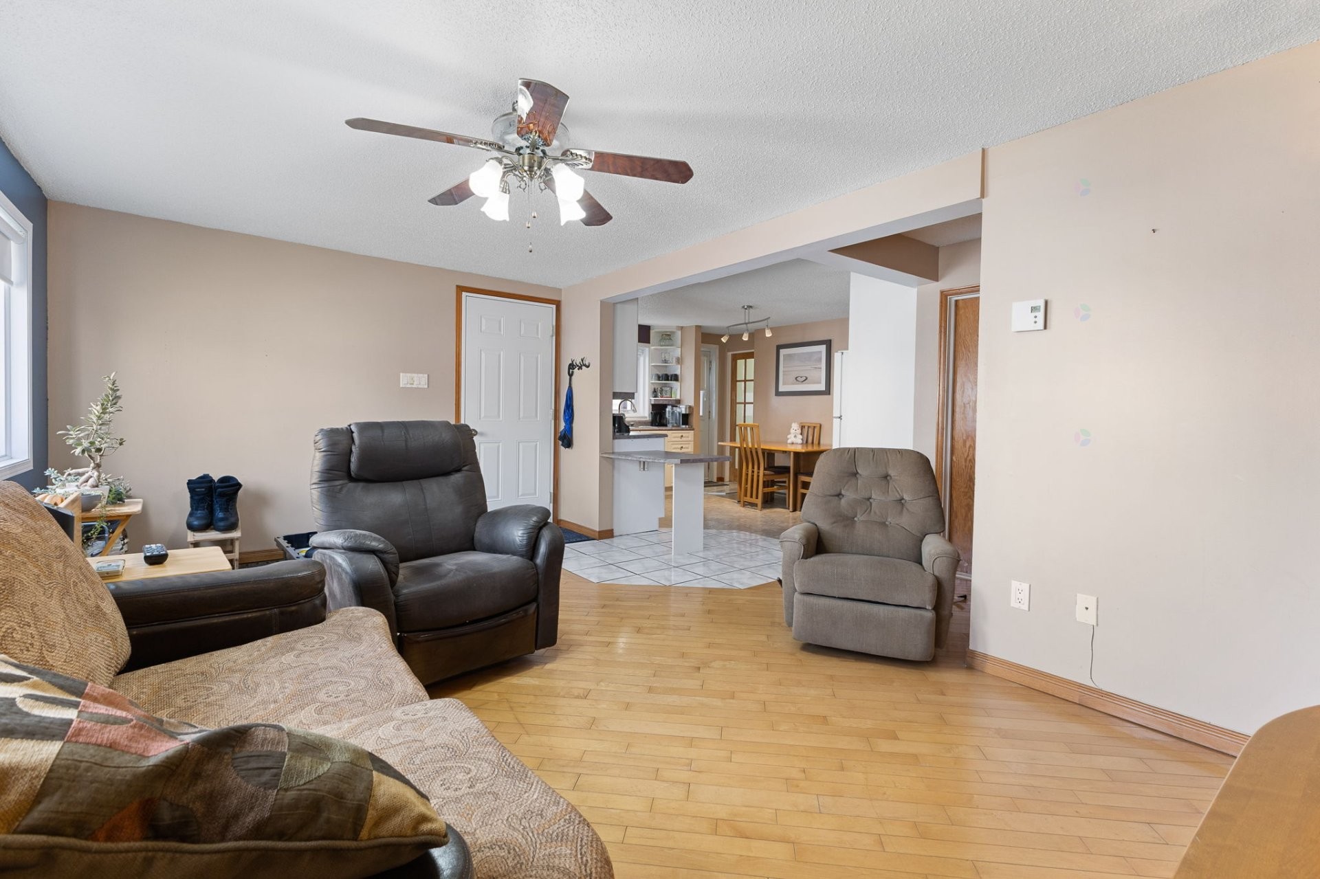 









113


Rue De Lorimier

,
Gatineau (Hull),




QC
J8Y3E7

