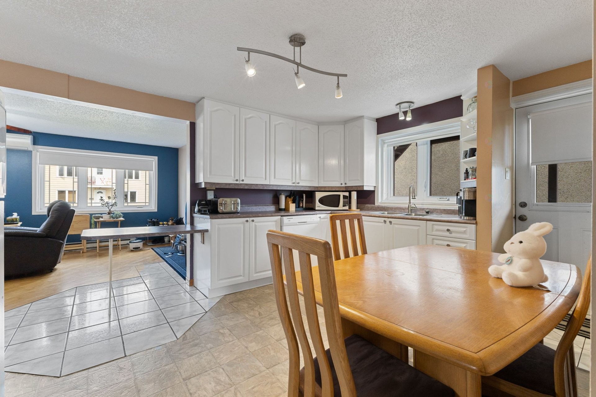 









113


Rue De Lorimier

,
Gatineau (Hull),




QC
J8Y3E7

