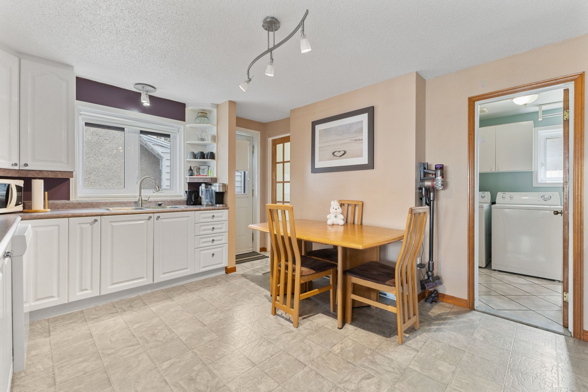 









113


Rue De Lorimier

,
Gatineau (Hull),




QC
J8Y3E7

