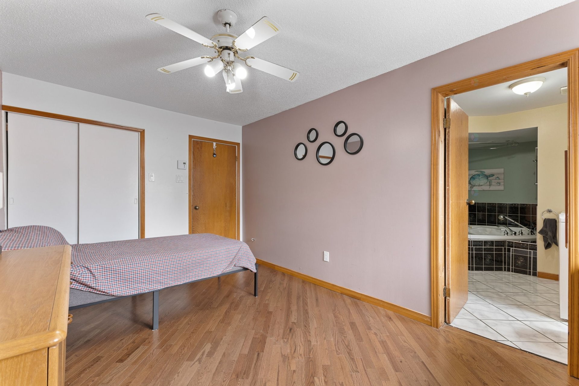 









113


Rue De Lorimier

,
Gatineau (Hull),




QC
J8Y3E7

