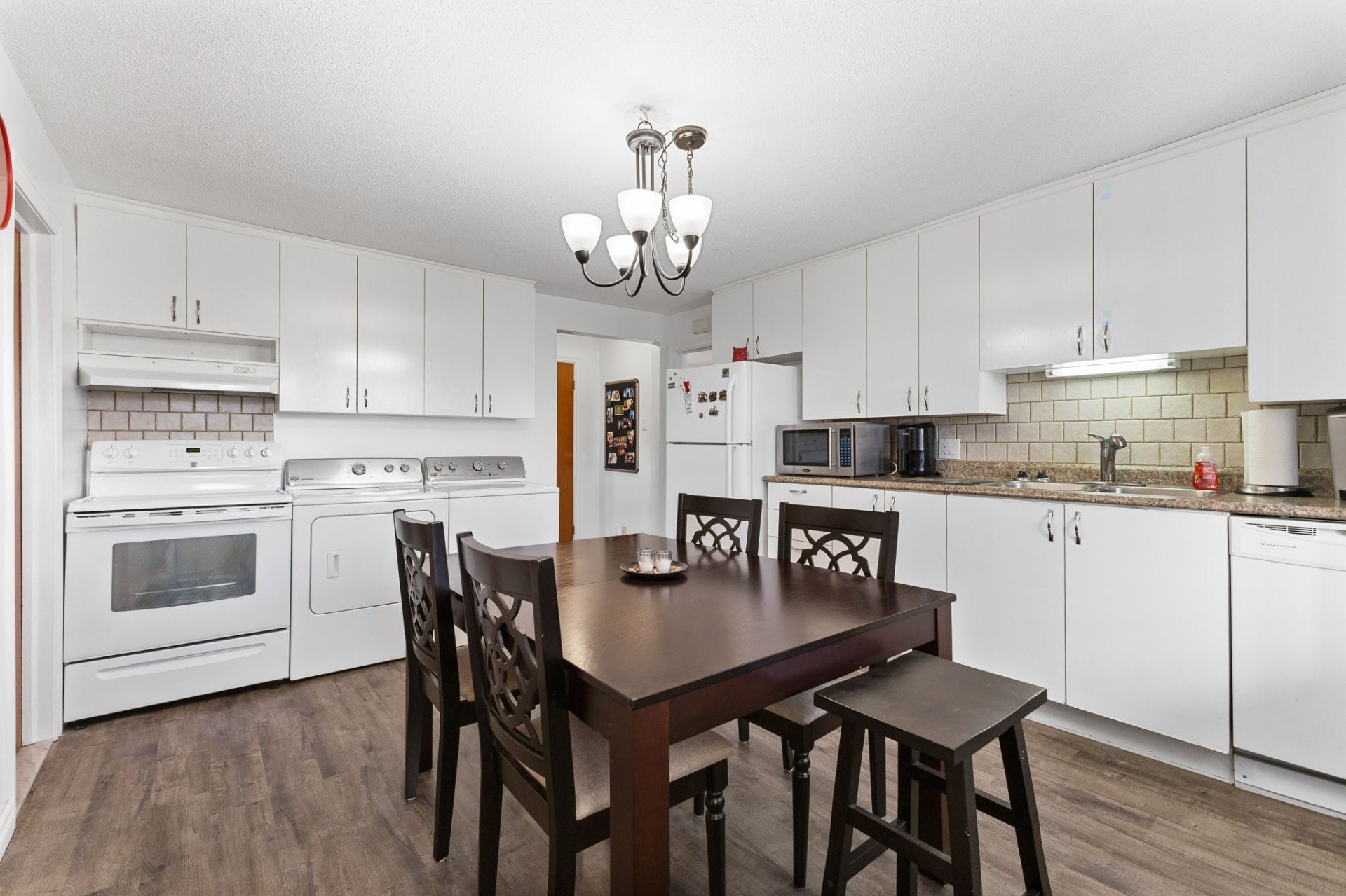 









113


Rue De Lorimier

,
Gatineau (Hull),




QC
J8Y3E7

