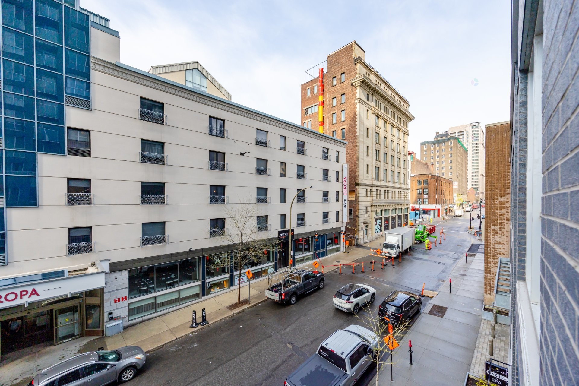 









1239


Rue Drummond

, 303,
Montréal (Ville-Marie),




QC
H3G0G4

